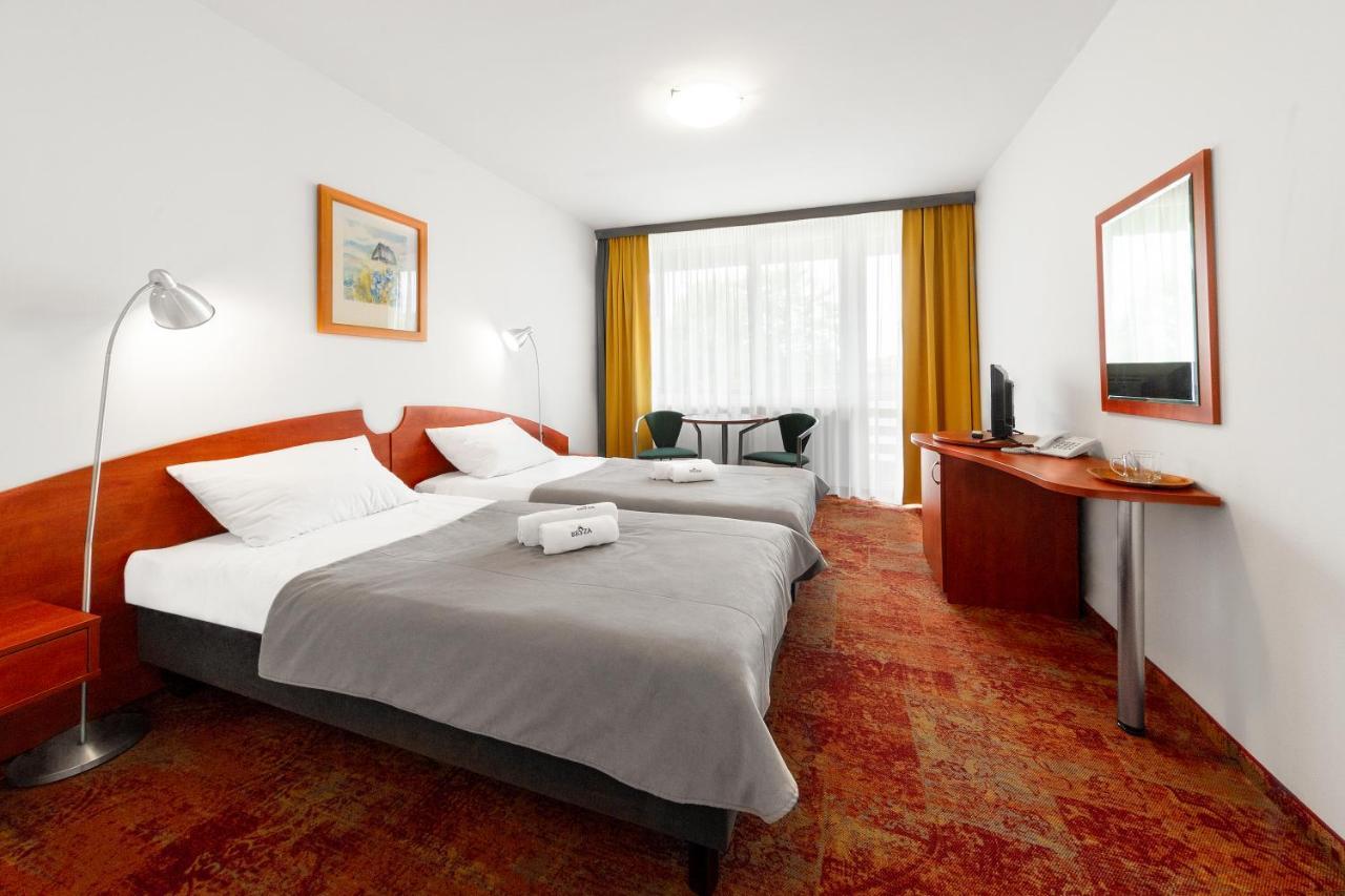 Osrodek Wypoczynkowo-Rehabilitacyjny "Bryza" Hotell Dźwirzyno Exteriör bild